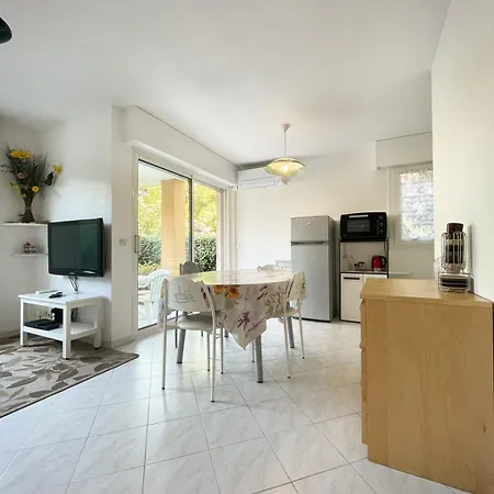 Superb With Garden Near The Sea Appartement Fréjus